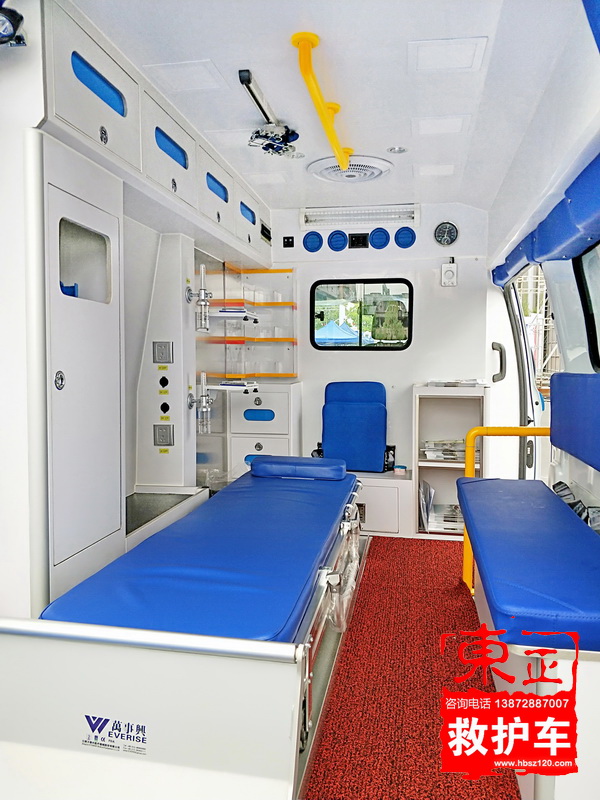 江铃福特新全顺中轴中顶救护车V362（异形顶）医疗舱图片