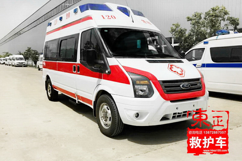 江铃福特新世代长轴救护车V348（超人顶）图片3