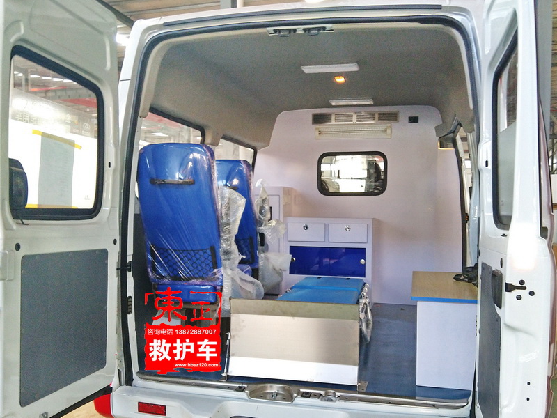 上汽大通V80救护车运输型医疗舱照片